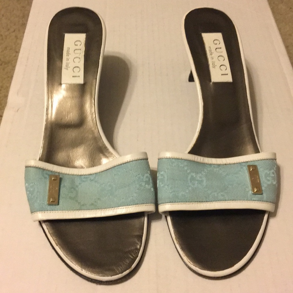 Gucci Turquoise /White Samar’s 39C.